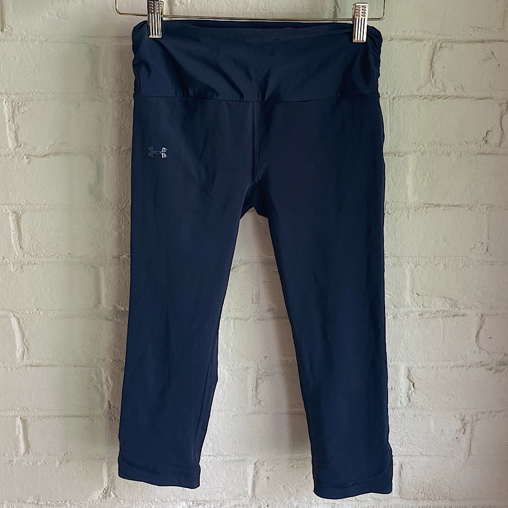 Under Armour size small black heat gear workout yoga running capris leggings